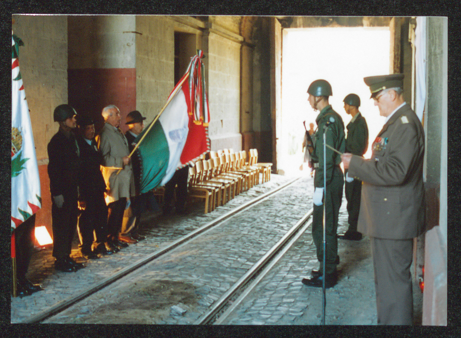 Lipták Aurél nyugalmazott ezredes a Monostori Várerődben, 1995. május 2.
